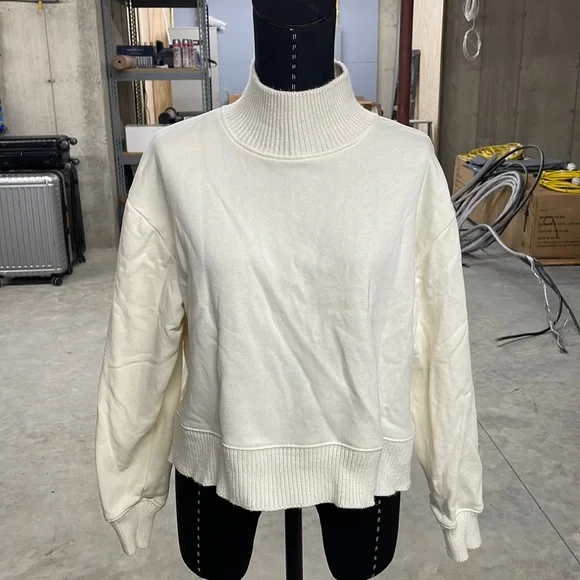 Primark Mockneck sweatshirt/sweater with ribbed detailing in cream - Picture 2 of 4